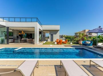Casa · 335m² · 4 Quartos · 3 Vagas · Casa no condomínio Porto Laranjeiras para venda com 4 quartos, sendo 2 suítes, 335m²