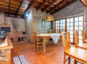 Casa · 224m² · 3 Quartos · 2 Vagas · Sobrado para venda em Jardim Regina com 3 quartos, sendo 1 suíte, 224m²