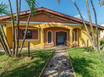 Casa · 281m² · 4 Quartos · 6 Vagas · Casa para venda em Centro com 4 quartos, sendo 1 suíte, 281m²