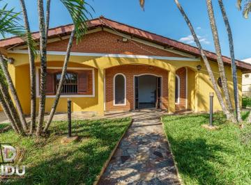 Casa · 281m² · 4 Quartos · 6 Vagas · Casa para venda em Centro com 4 quartos, sendo 1 suíte, 281m²