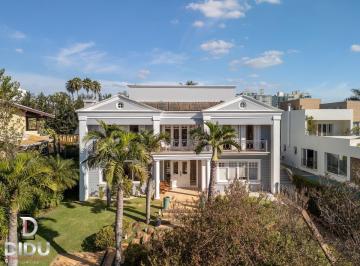 Casa · 735m² · 4 Quartos · 4 Vagas · Casa em condomínio para venda em Fazenda São Quirino com 4 quartos, sendo 4 suítes, 735m²