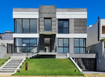Casa · 468m² · 4 Quartos · 4 Vagas · Casa em condomínio para venda com 4 quartos, sendo 4 suítes, 468m²