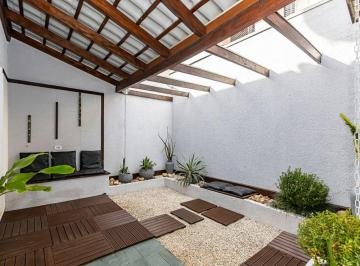 Casa de 3 quartos, Curitiba · Sobrado com 3 quartos, 2 vagas, ao lado do Parque Tanguá – Curitiba