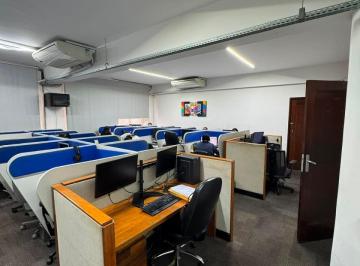 Comercial · 450m² · Sala comercial na Rua Pedro Américo, 68 - 8º Andar • 450 m²