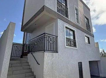 Casa · 207m² · 3 Quartos · 4 Vagas · Sobrado novo Capão Raso - 207m² - 3 quartos - 4 va