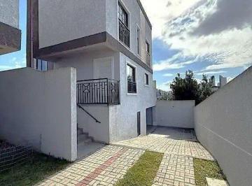 Casa · 207m² · 3 Quartos · 3 Vagas · Sobrado novo Capão Raso - 207m² - 3 quartos - 3 va