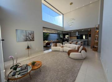 Casa de 3 quartos, Águas Claras · Arniqueiras|333m²|3suítes|Mobiliada|Condomínio fechado|Lazer completo|Excelente localização