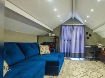 Casa de 3 quartos, Osasco · Linda casa em condomínio com 3 dormitórios sendo 1 suíte no jd. Santo antônio