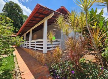 Casa · 450m² · 6 Quartos · 4 Vagas · Casa Colonial com 6 Quartos, Piscina e Espaço Gourmet Completo Próxima ao Centro