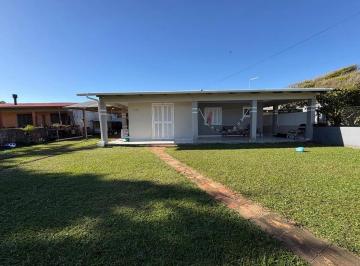 Casa · 170m² · 4 Quartos · 2 Vagas · Casa com 2 terrenos próximo ao mar