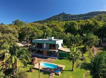Casa · 460m² · 3 Quartos · 2 Vagas · CHÁCARA / SÍTIO À VENDA – UM PARAÍSO NA BEIRA DA LAGOA!