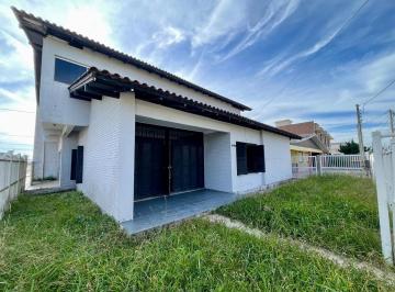 Casa · 225m² · 4 Quartos · 2 Vagas · Casa à venda em Tramandaí - Próximo a Plataforma