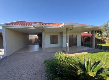 Casa · 133m² · 4 Quartos · 2 Vagas · 🏡 Ótima casa na praia de Imbé, a poucos metros do mar! 🌊