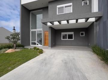 Casa · 247m² · 4 Quartos · 2 Vagas · Casa nunca habitada no Sunset em Xangri-lá