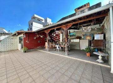 Casa · 224m² · 4 Quartos · 5 Vagas · Casa com 4 Quartos à Venda, 360m², Itapoã, próximo ao Parque Lagoa do Nado