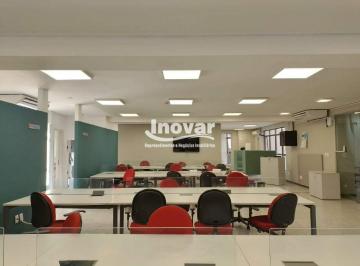 Comercial · 220m² · 4 Vagas · Excelente andar corrido mobiliado.