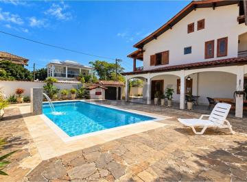 Casa · 230m² · 4 Quartos · 2 Vagas · Casa de Alto Padrão com 4 Quartos e Lazer Completo no Condomínio Lagoa Azul – Maricá