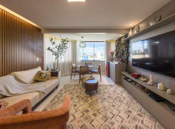 Apartamento · 104m² · 3 Quartos · 1 Vaga · APARTAMENTO COM 3 QUARTOS (1 SUÍTE), REFORMADO, ANDAR ALTO E VISTA LIVRE, À VENDA NA 703 NORTE!