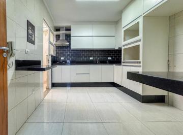 75ac1c58-f044-4b71-a25a-fc04b1dd794c · Casa no condomínio Villagio Ourinhos para venda com 3 quartos, sendo 1 suíte, 149m²
