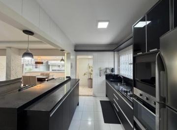 Apartamento · 226m² · 2 Quartos · Apartamento para aluguel - no Centro