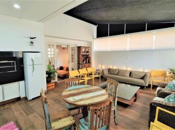 7a2c54c5-2d14-400c-bbf3-64076d453045 · Imperdível casa para venda em Vila Suzana com 4 quartos, sendo 2 suítes, 340m²