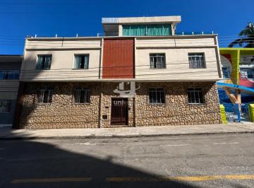 Apartamento · 63m² · 3 Quartos · Apartamento Duplex com Cobertura ao lado do Colégio Jesuítas.