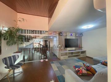 Casa · 362m² · 3 Quartos · 5 Vagas · Sobrado de 362m² na Mooca com 3 dormitórios e 5 vagas.