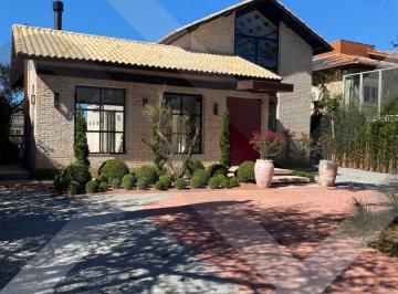 c40fb1cf9e85e4cccd9754542fdf8a7f58ef8fd1 · Casa com 4 dormitórios à venda, 324 m² por R$ 4.500.000,00 - Morada dos Pinheiros (Aldeia da Serra)