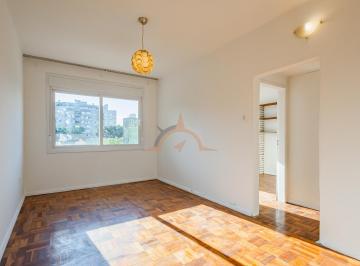 Apartamento · 122m² · 2 Quartos · Apartamento de 2 Quartos com pátio no bairro Petrópolis