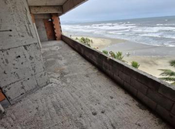 Apartamento · 82m² · 2 Quartos · 1 Vaga · APTO DE 2 Dorm, sendo 1 suíte, 81,51 m² de área útil, PRÉDIO FRENTE MAR. BAIRRO: JARDIM REAL.