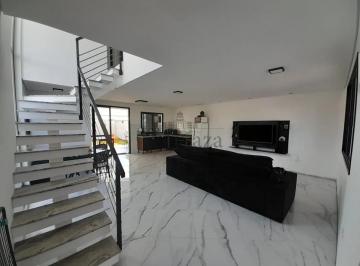 Casa · 250m² · 3 Quartos · 3 Vagas · Casa em Condomínio - Jardim Jacinto - Condomínio Bosque dos Manacás - 3 Dormitórios - 155m².
