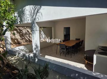 Casa · 300m² · 3 Quartos · 3 Vagas · Casa com 3 quartos disponível para venda no bairro Pampulha em Uberlândia-MG