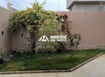 Casa de 3 quartos, Vitória da Conquista · Casa para venda em Candeias de 248.00m² com 3 Quartos, 2 Suites e 3 Garagens
