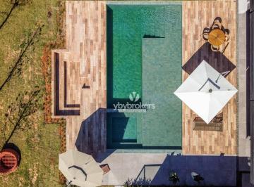 ec883bfcf9ec00c9be32f257fa622851bdba8ecb · Casa no Seguro Reserva Petrus em Indaiatuba