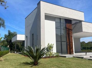 536c1bacd4739b8c0d70f0c2075c46b0487c9d81 · Casa no condomínio Vilaporé com 3 suítes - Canasvieiras, Florianópolis.