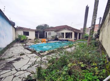 Casa · 526m² · 3 Quartos · 2 Vagas · Seu Projeto na Praia Começa Aqui: Casa para Revitalização