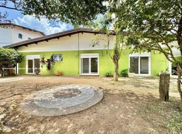 202607251145332597.jpg · Casa Comercial para Venda em Cotia, Granja Viana, 8 dormitórios, 5 suítes, 6 banheiros, 5 vagas