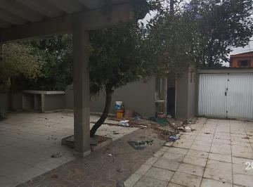 Casa de 4 quartos, São Vicente · Casa de 300 m² com 4 quartos à venda em Cidade Naútica