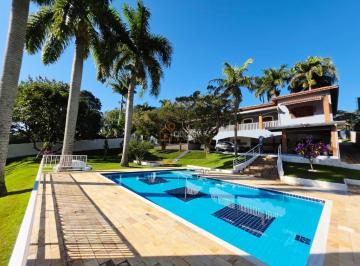 Casa · 552m² · 3 Quartos · 16 Vagas · Excelente casa de fundo para o lago no condomínio Colinas do Mosteiro de Itaici em Indaiatuba. Chá