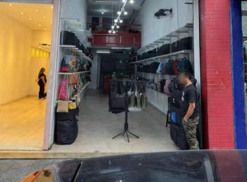 Comercial · 150m² · Loja na Rua Clemente Álvares, 218 • 150 m²