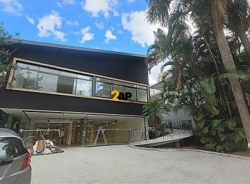 Comercial · 540m² · 1 Quarto · 8 Vagas · Casa comercial de alto padrão com 1 quarto, 4 banheiros, 8 vagas de garagem e 54