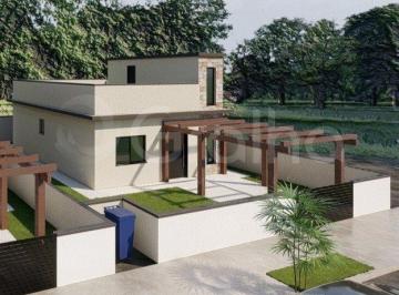 Casa · 61m² · 2 Quartos · 1 Vaga · Casa de 61m² com 2 dormitórios no Carianos.