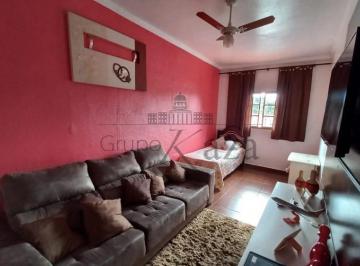 Casa · 80m² · 3 Quartos · 2 Vagas · Casa Sobrado - Bairro Vila Pinheiro - Jacareí - 3 Dormitórios - 270m².