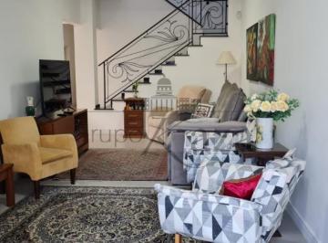 Comercial · 330m² · 3 Quartos · 3 Vagas · Casa Sobrado - Localizado Centro de Taubaté - 3 Dormitórios - 330m².
