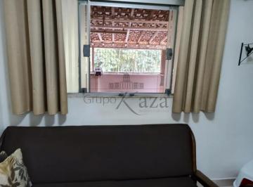 Comercial · 185m² · 4 Quartos · 2 Vagas · Casa Residencial - Comercial - Jardim Satélite - 2 Dormitórios - 184m².
