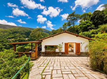 Casa de 4 quartos, Petrópolis · Casa para locação dentro de condomínio em Itaipava
