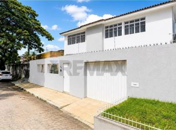 Casa · 323m² · 4 Quartos · 4 Vagas · Casa com 4 Quartos e Piscina em Boa Viagem - 375m²
