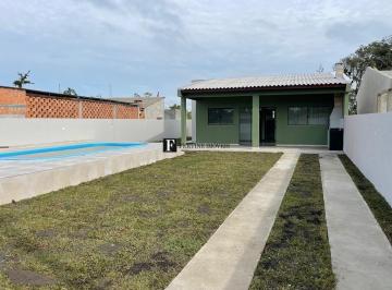 Casa · 312m² · 2 Quartos · 4 Vagas · Casa em amplo terreno e piscina - Pontal do Paraná