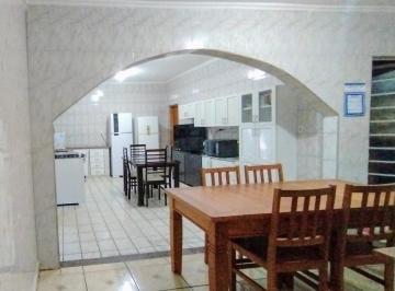 Casa · 193m² · 3 Quartos · 4 Vagas · Casa para venda em Antônio Marincek com 3 quartos, sendo 1 suíte, 193m²