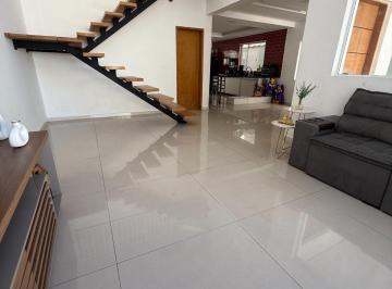 Casa · 200m² · 4 Quartos · 6 Vagas · Casa para venda em Marapé com 4 quartos, sendo 4 suítes, 200m²